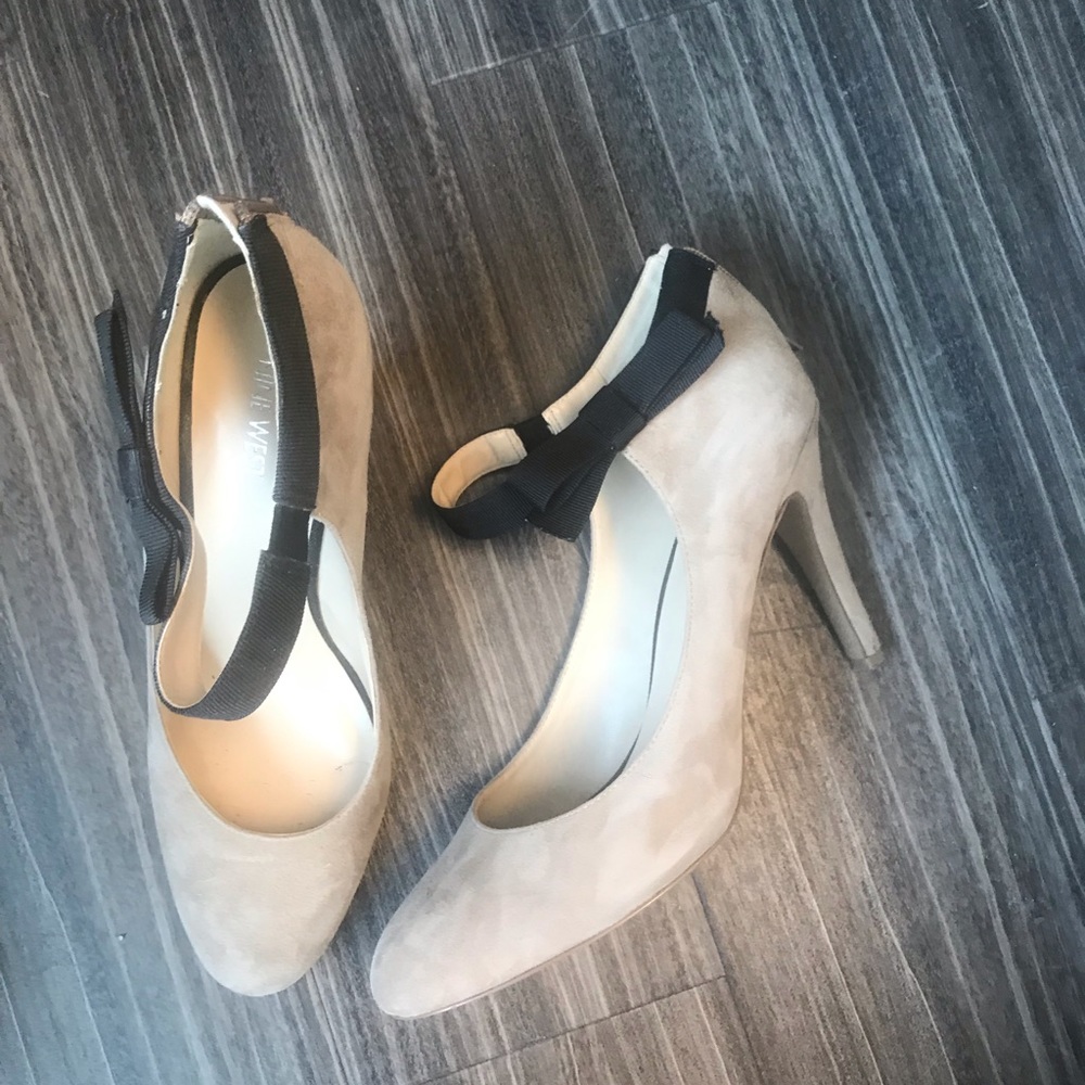 Nine West high heels beige suede shoes wit…